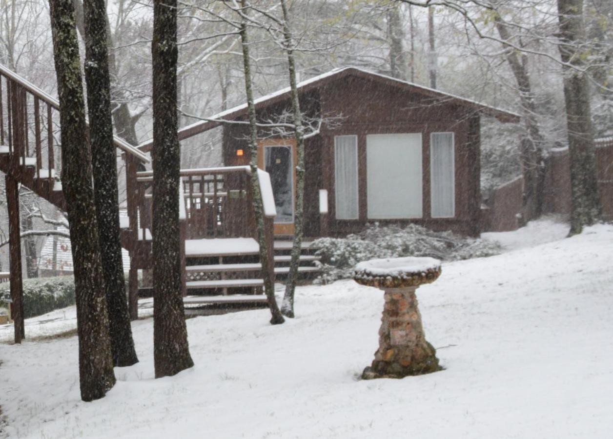 The Woods Cabins Юрика Спрингс Номер фото