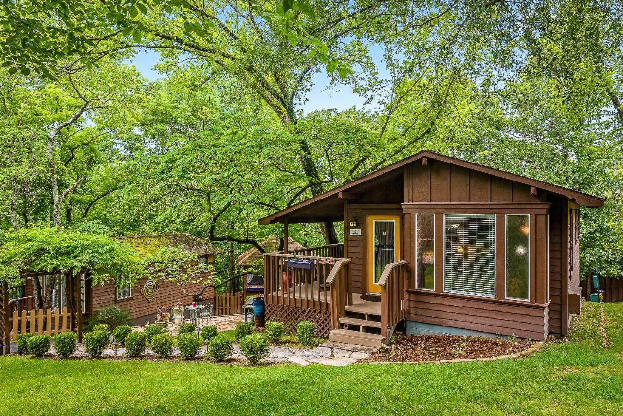 The Woods Cabins Юрика Спрингс Экстерьер фото